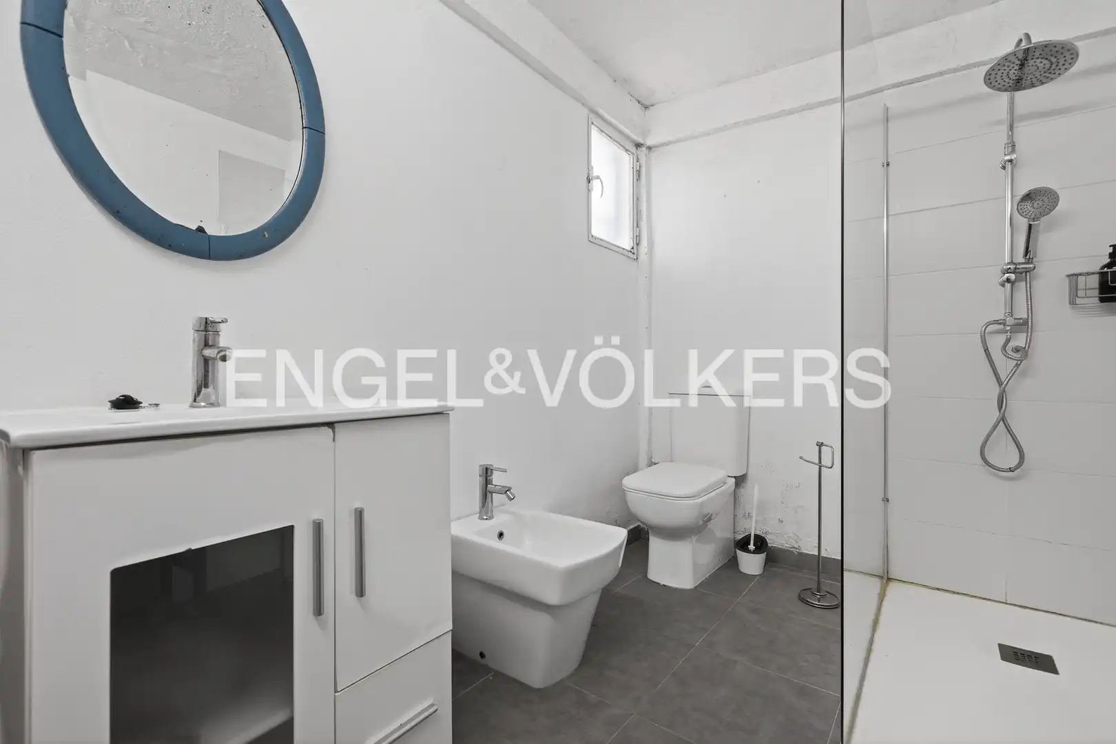 Baño de Finca rústica en venta en El Castillo de las Guardas con Aire acondicionado, Calefacción y Jardín privado