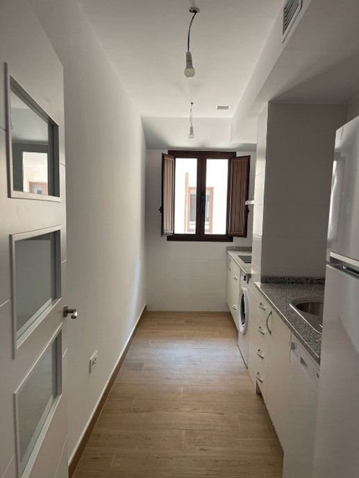 Cuina de Pis de lloguer en Plasencia amb Aire condicionat, Calefacció i Moblat