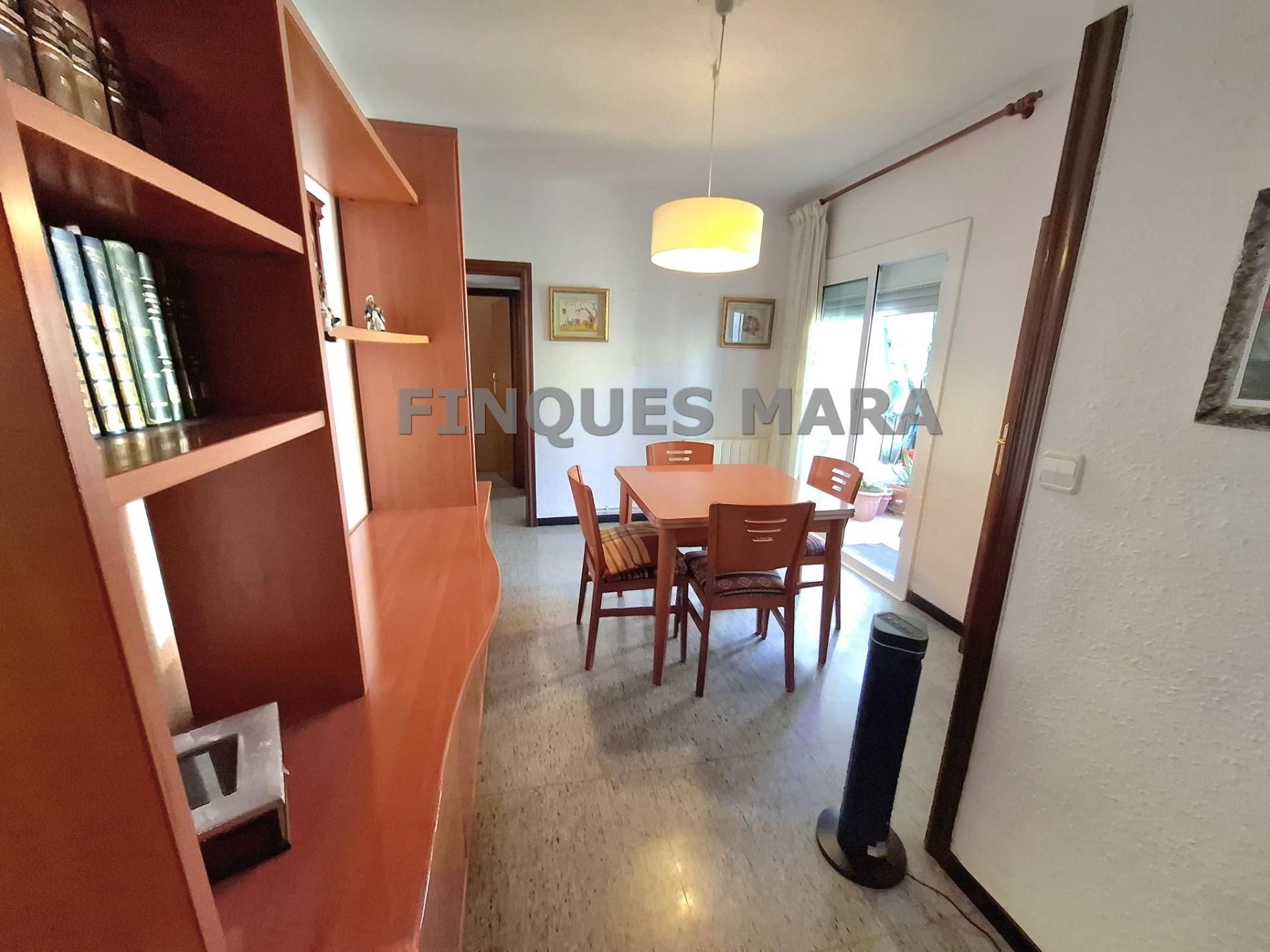 Menjador de Pis en venda en Sant Boi de Llobregat amb Calefacció i Balcó