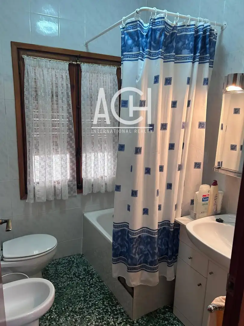 Badezimmer von Haus oder Chalet zum Verkauf in Calanda mit Terrasse, Abstellraum und Möbliert