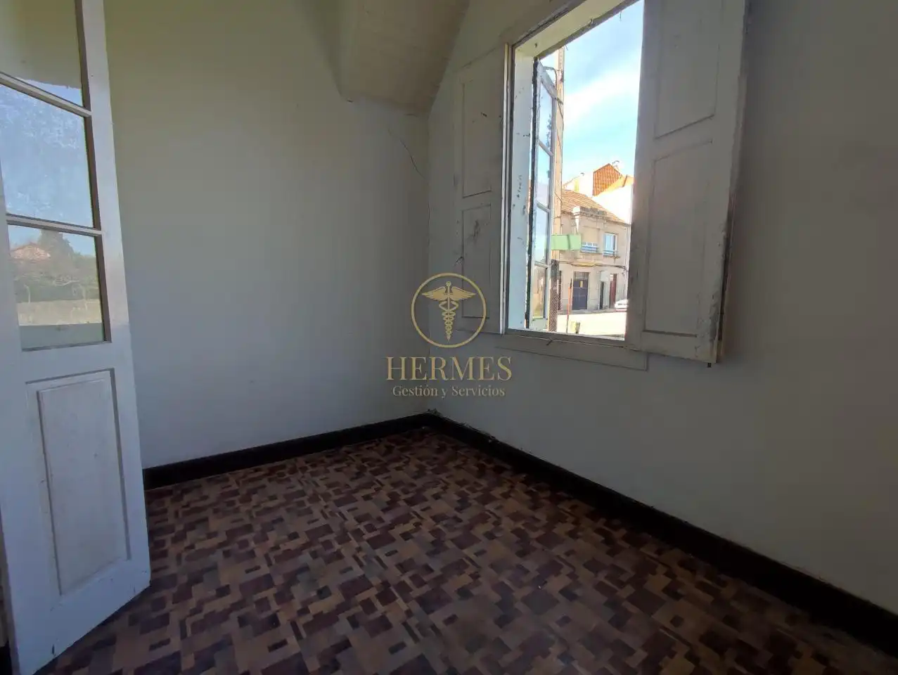 Dormitori de Casa o xalet en venda en Tui amb Calefacció, Jardí privat i Terrassa