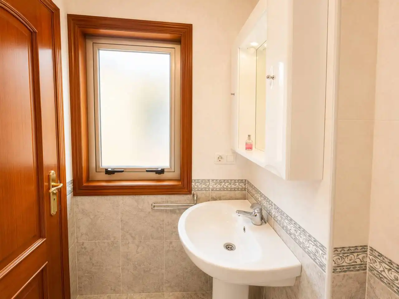 Badezimmer von Maisonette zum Verkauf in Miño mit Abstellraum