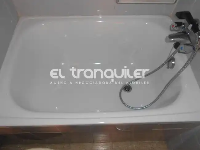 Bathroom of Flat for sale in Madrid  with Air Conditioner, Terrace and Furnished