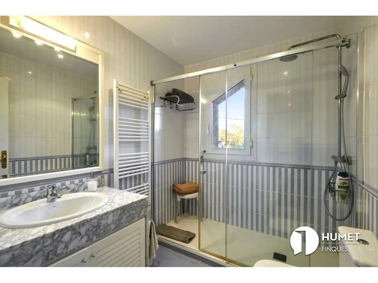 Bathroom of Houses for sale in Sant Cugat del Vallès  with Air Conditioner, Heating and Private garden
