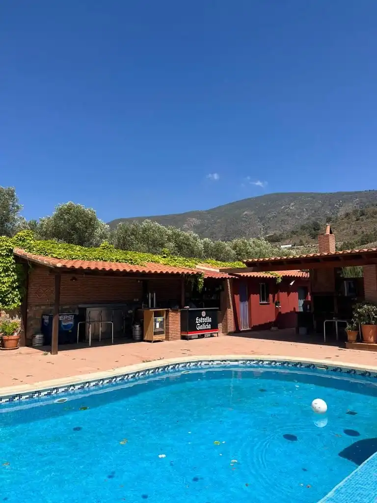 Casa o chalet de alquiler en Vélez de Benaudalla con Jardín privado, Terraza y Piscina