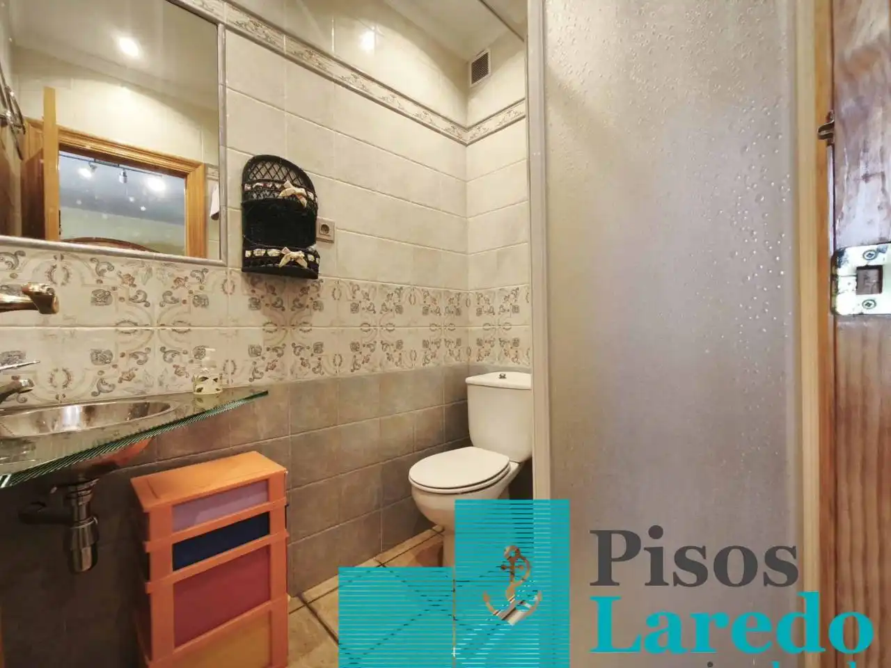 Badezimmer von Maisonette zum Verkauf in Laredo mit Heizung, Parkett und Terrasse