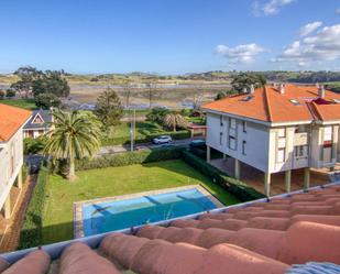 Vista exterior de Dúplex en venda en Suances amb Calefacció, Jardí privat i Terrassa