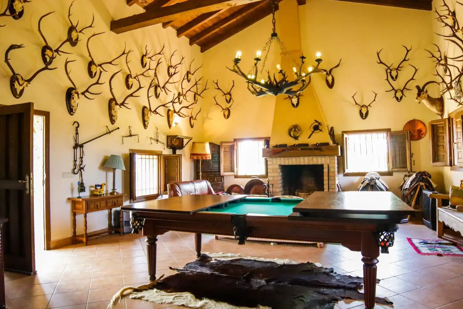 Sala d'estar de Finca rústica en venda en Jarandilla de la Vera amb Aire condicionat, Calefacció i Jardí privat