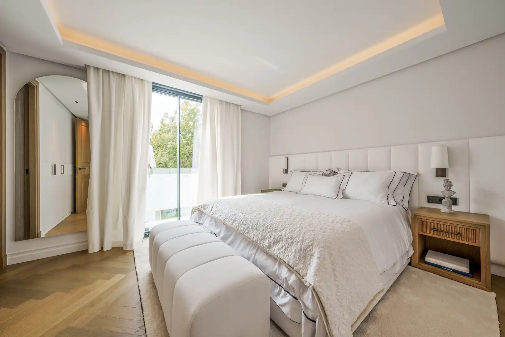Casa bifamiliare con piscina in vendita a Nueva Andalucía, imagen 23