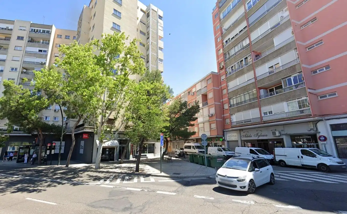 Vista exterior de Pis en venda en Zaragoza amb Calefacció