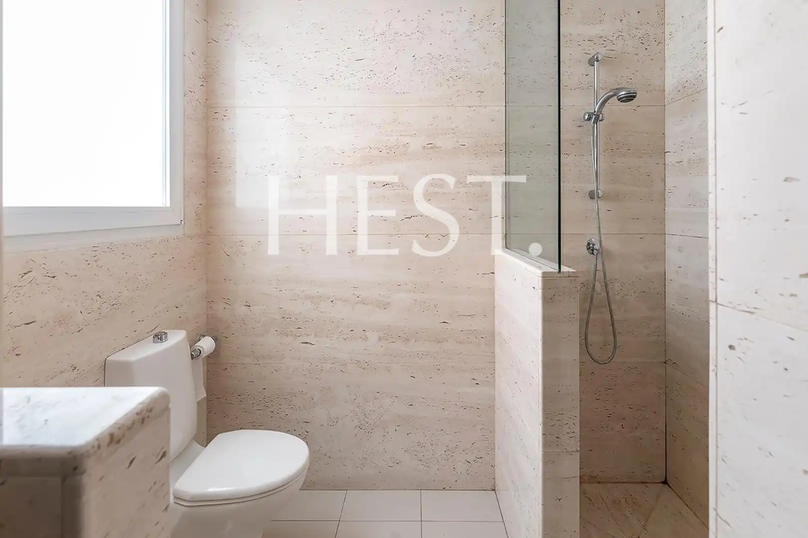 Baño de Piso de alquiler en Barcelona con Calefacción, Jardín privado y Parquet