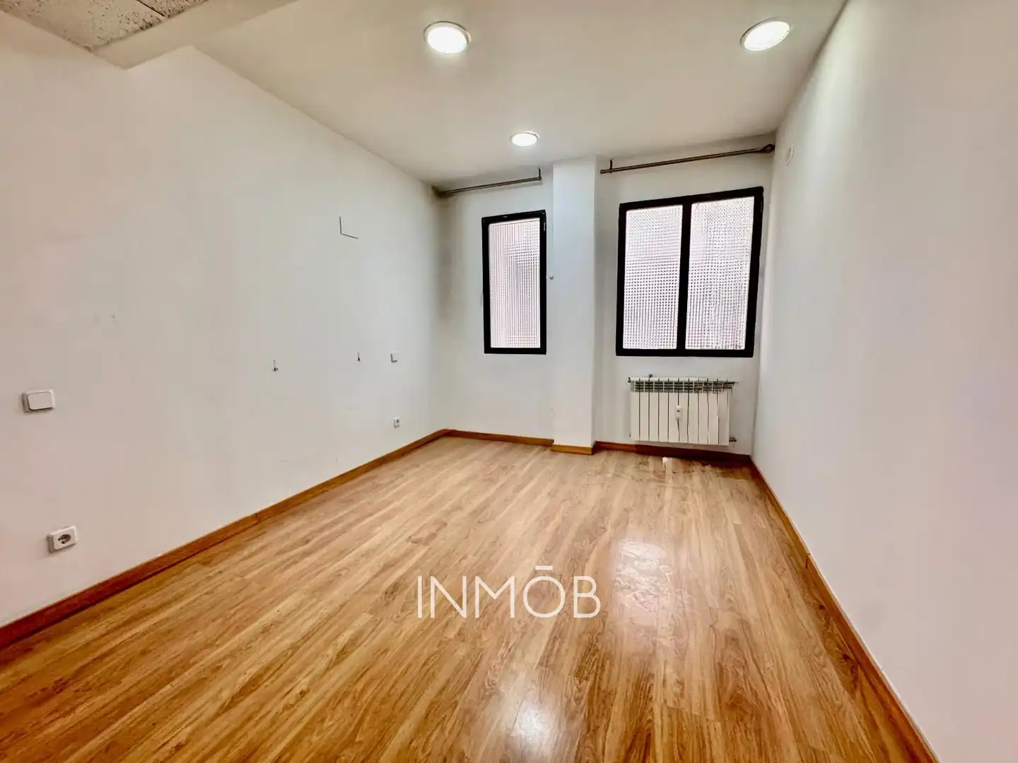 Schlafzimmer von Wohnung zur Miete in Madrid mit Klimaanlage
