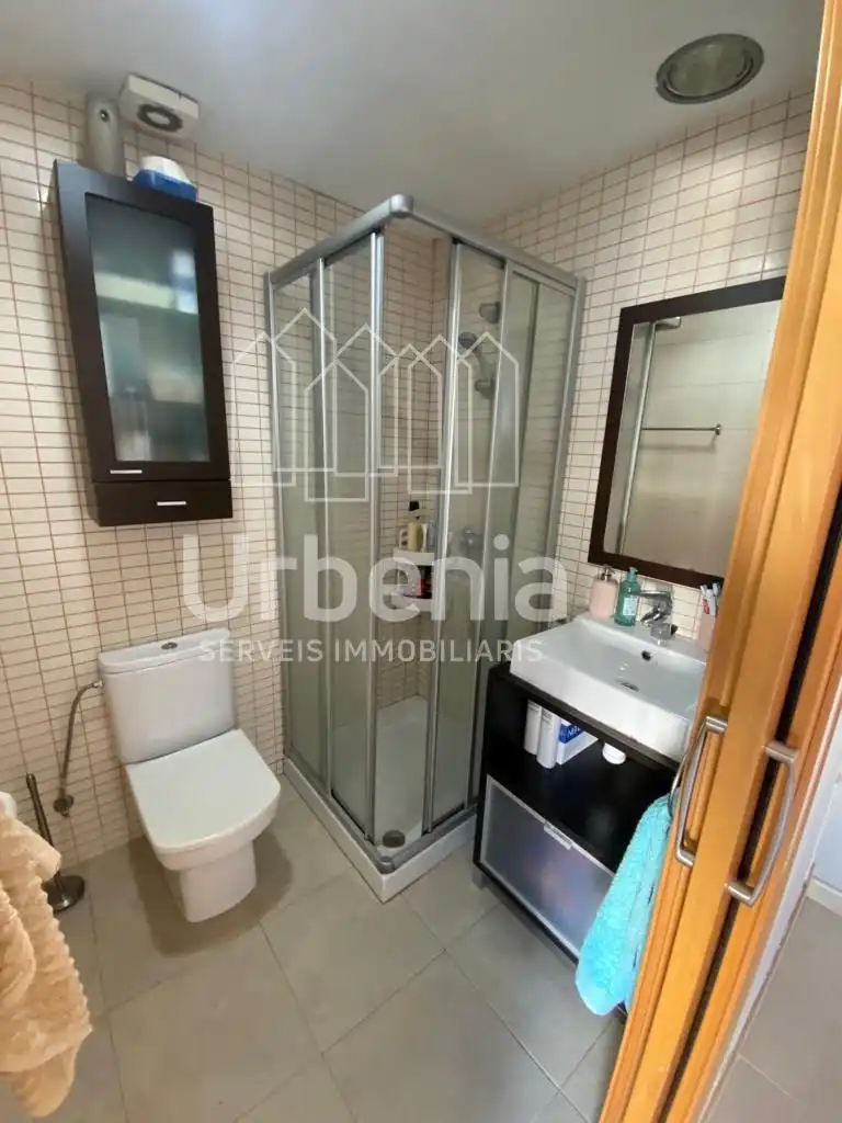 Bathroom of Flat for sale in Mataró  with Air Conditioner, Heating and Terrace