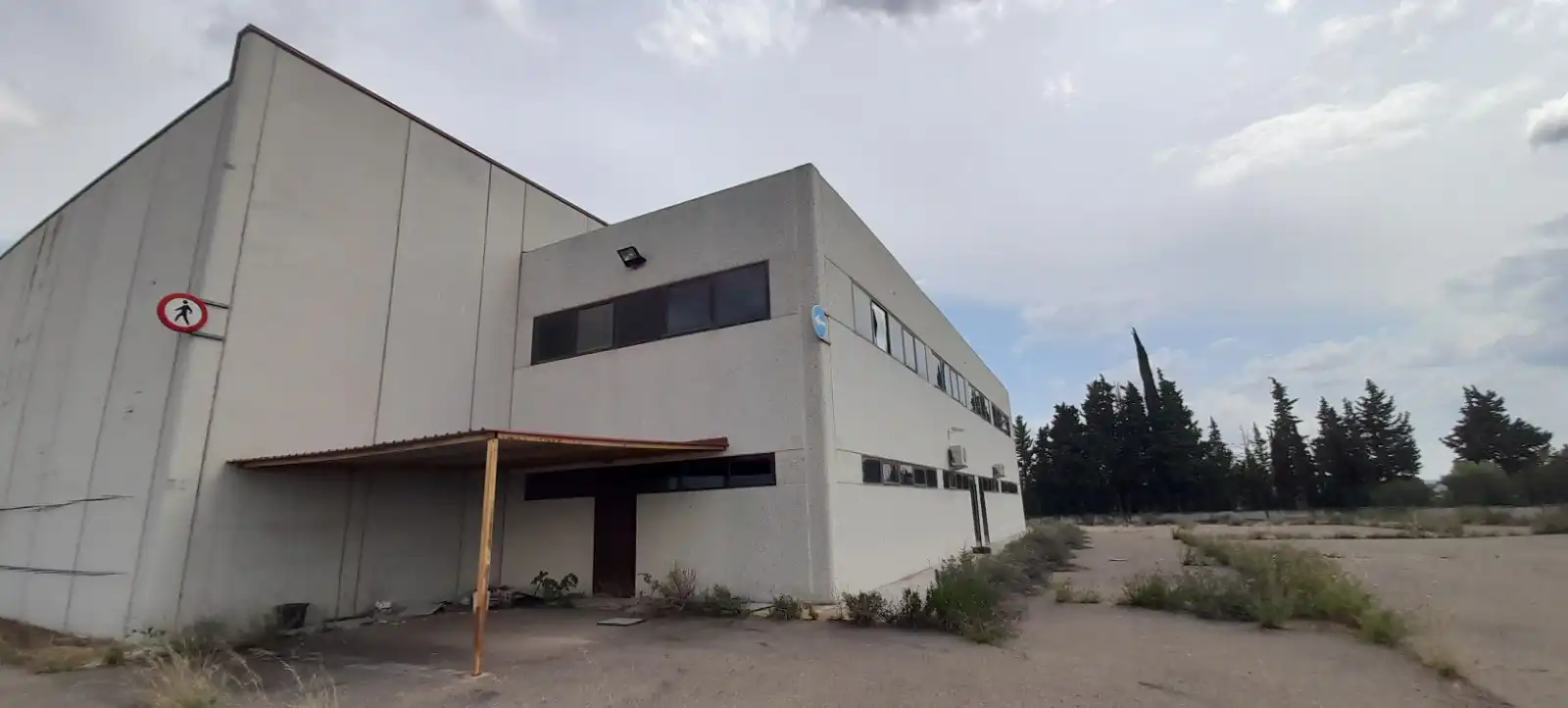 Außenansicht von Fabrik Grundstücke zum Verkauf in Valfarta