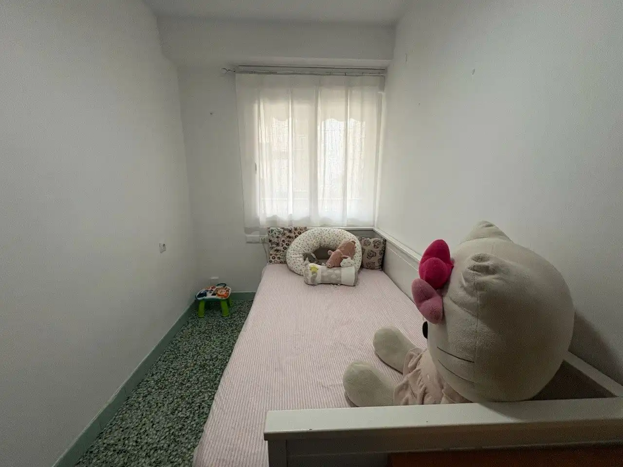 Schlafzimmer von Wohnung zum Verkauf in Cullera mit Klimaanlage, Privatgarten und Terrasse