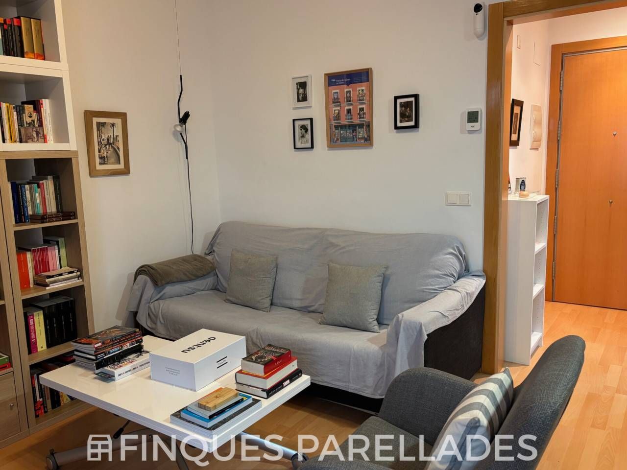 Living room of Flat for sale in Sitges  with Parquet flooring and Furnished