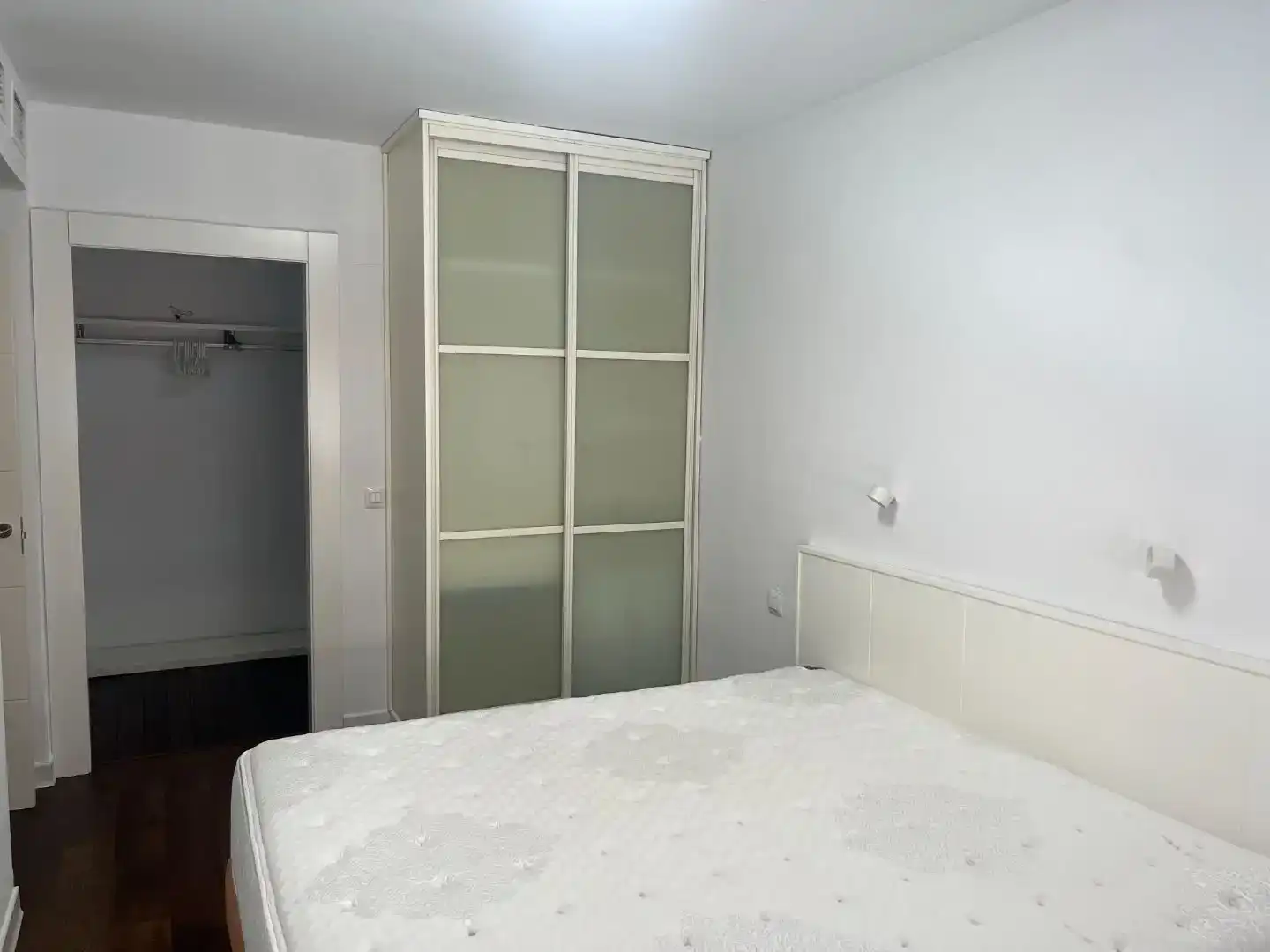 Schlafzimmer von Wohnung zur Miete in Mérida mit Klimaanlage, Parkett und Schwimmbad