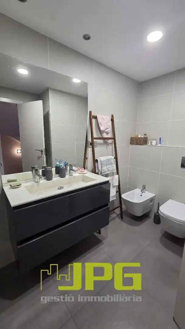 Baño de Casa adosada en venta en Sant Joan d'Alacant con Aire acondicionado, Calefacción y Jardín privado