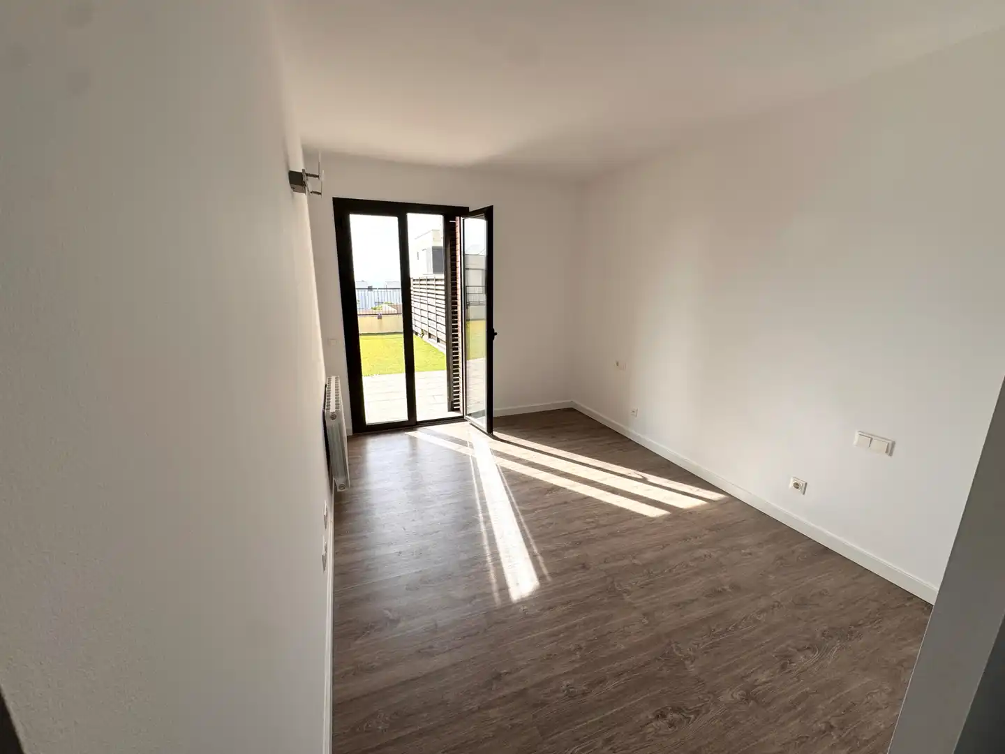 Habitación de Casa adosada en venta en Mataró con Aire acondicionado, Calefacción y Jardín privado
