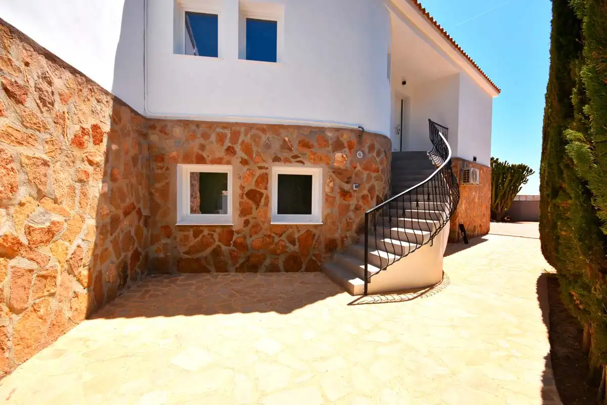 Vista exterior de Casa o chalet en venta en Calpe / Calp con Aire acondicionado, Jardín privado y Terraza