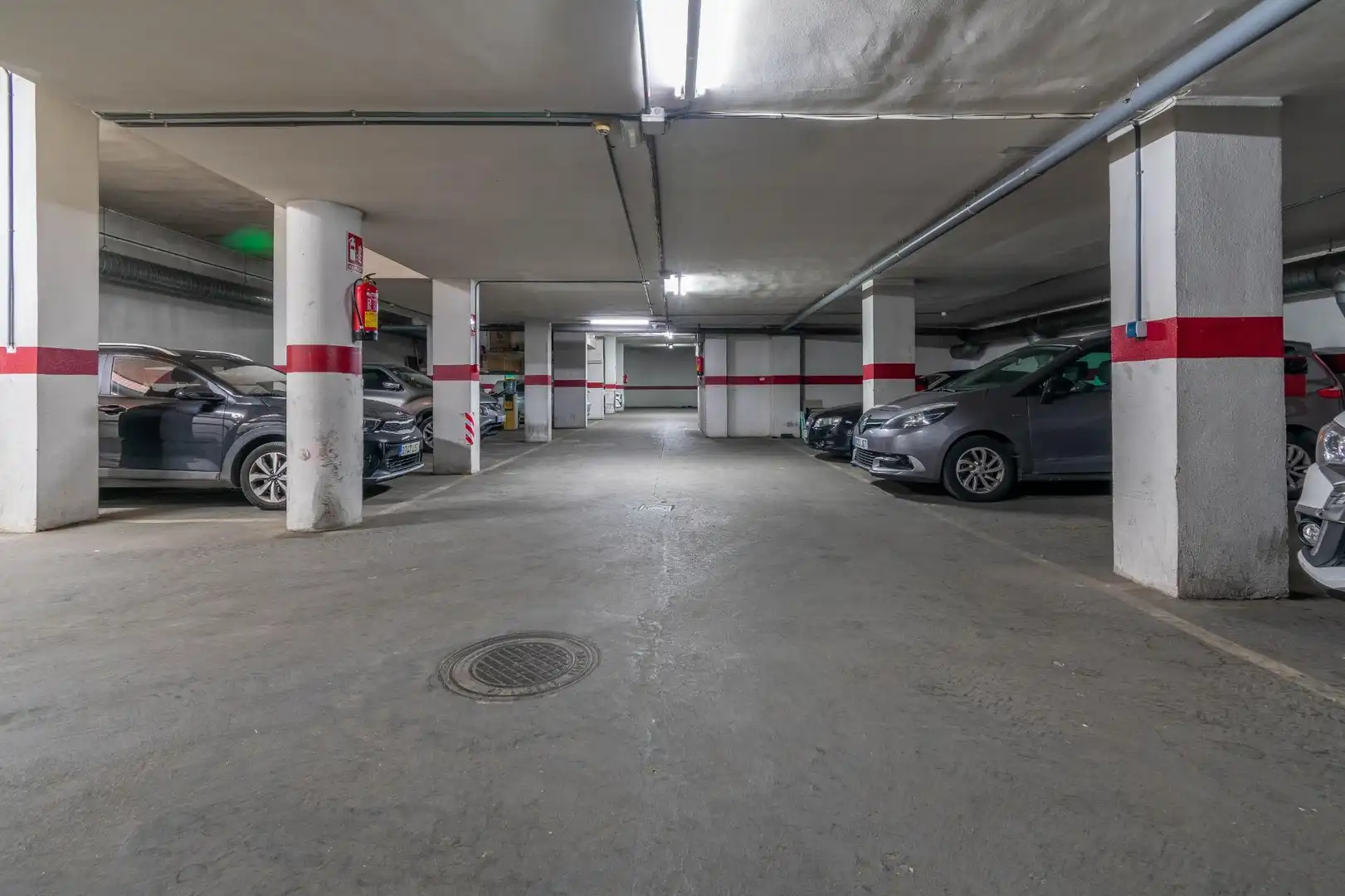 Parking de Piso en venta en Almería con Terraza y Amueblado