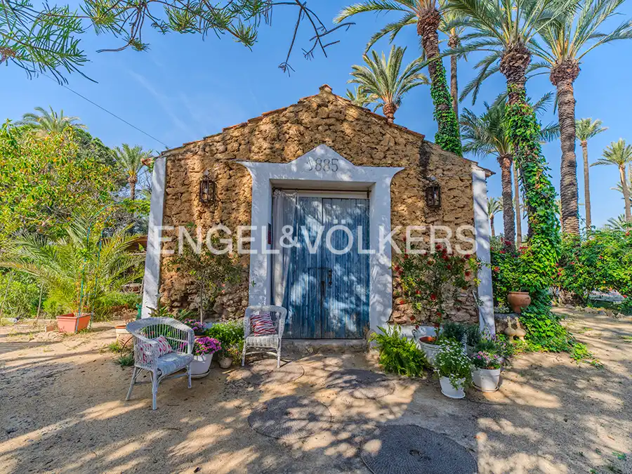 Vista exterior de Casa o xalet en venda en Elche / Elx amb Calefacció, Jardí privat i Terrassa