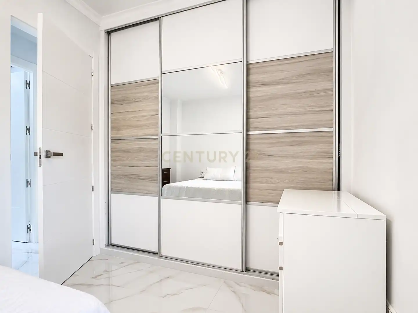 Apartamento con piscina en venta en Avenida las Palmeras, Benalmádena, Spain, imagen 9