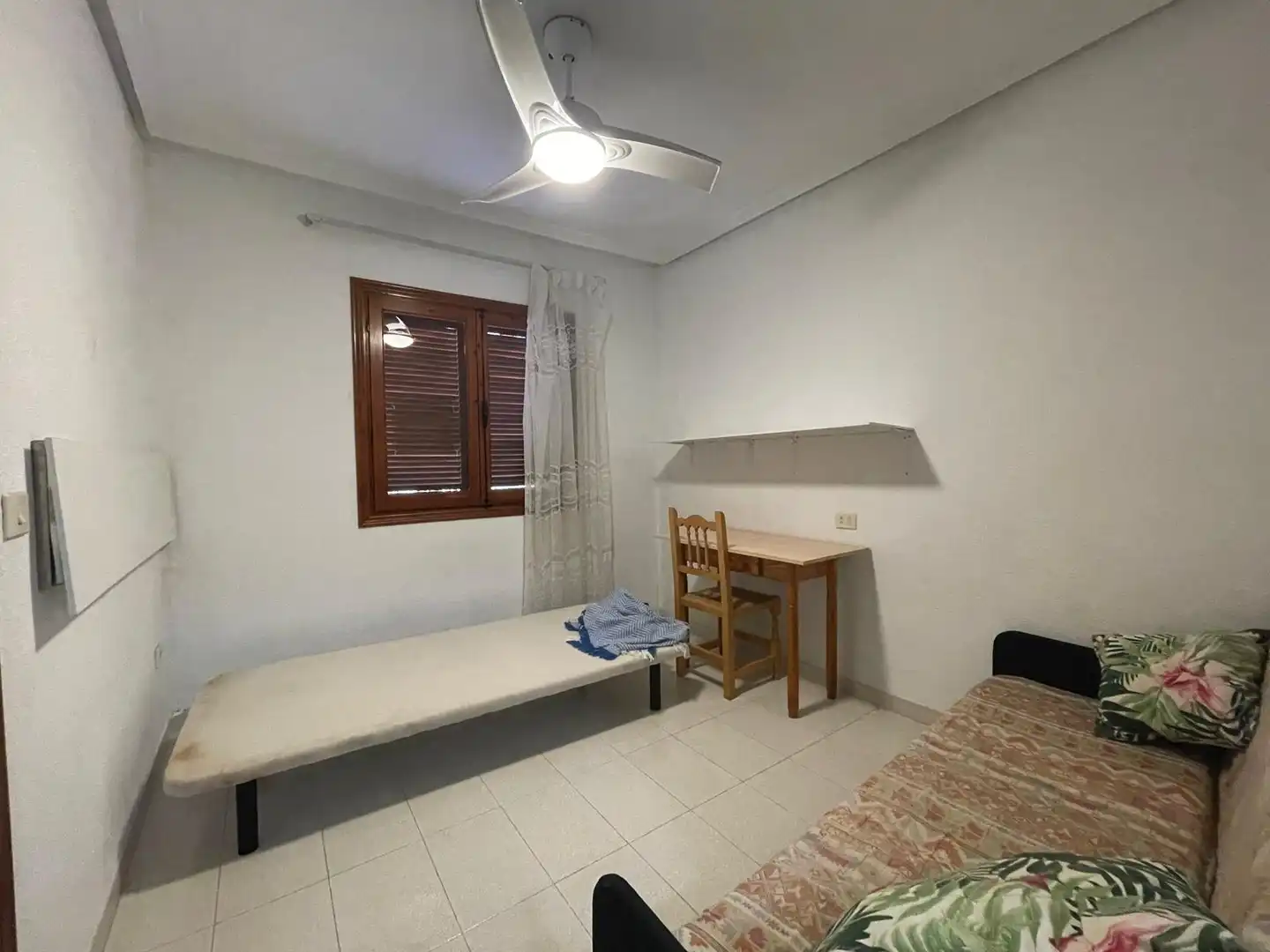 Habitación de Casa adosada en venta en San Pedro del Pinatar con Jardín privado, Amueblado y Piscina comunitaria