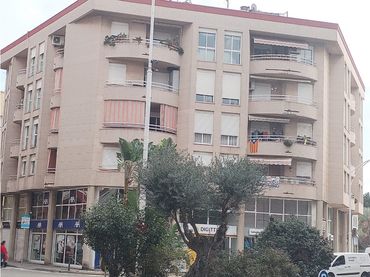 Individual en venta en Avenida Montserrat 44