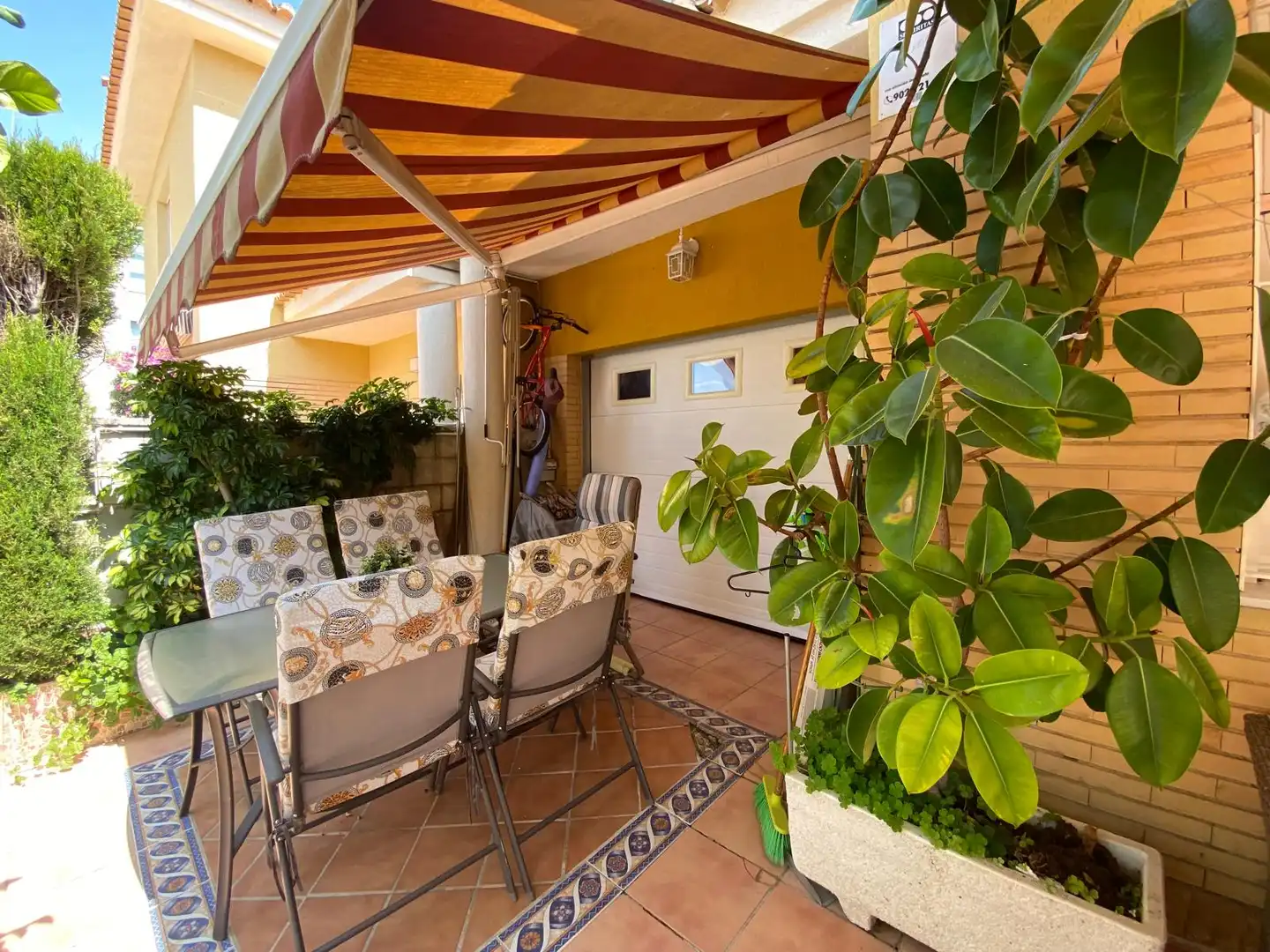 Terrassa de Casa adosada en venda en Bellreguard amb Aire condicionat, Jardí privat i Traster