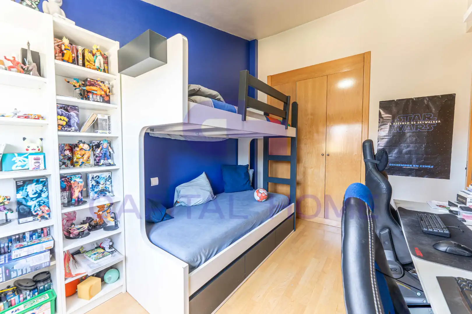 Habitación de Casa adosada en venta en Navalcarnero con Aire acondicionado, Calefacción y Jardín privado