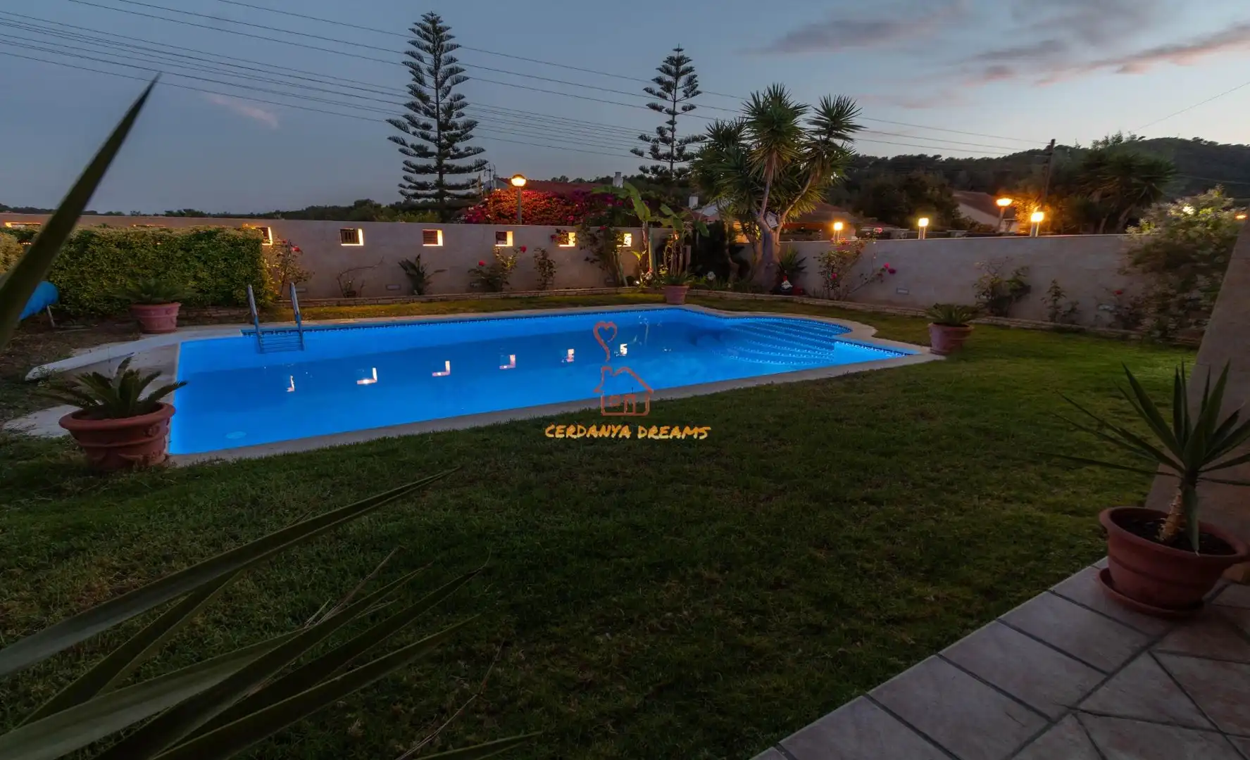 Swimming pool of Houses for sale in El Vendrell  with Air Conditioner, Heating and Private garden