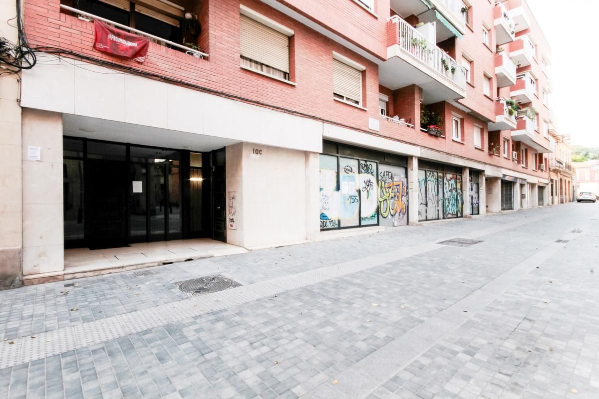 Vista exterior de Local en venda en  Barcelona Capital
