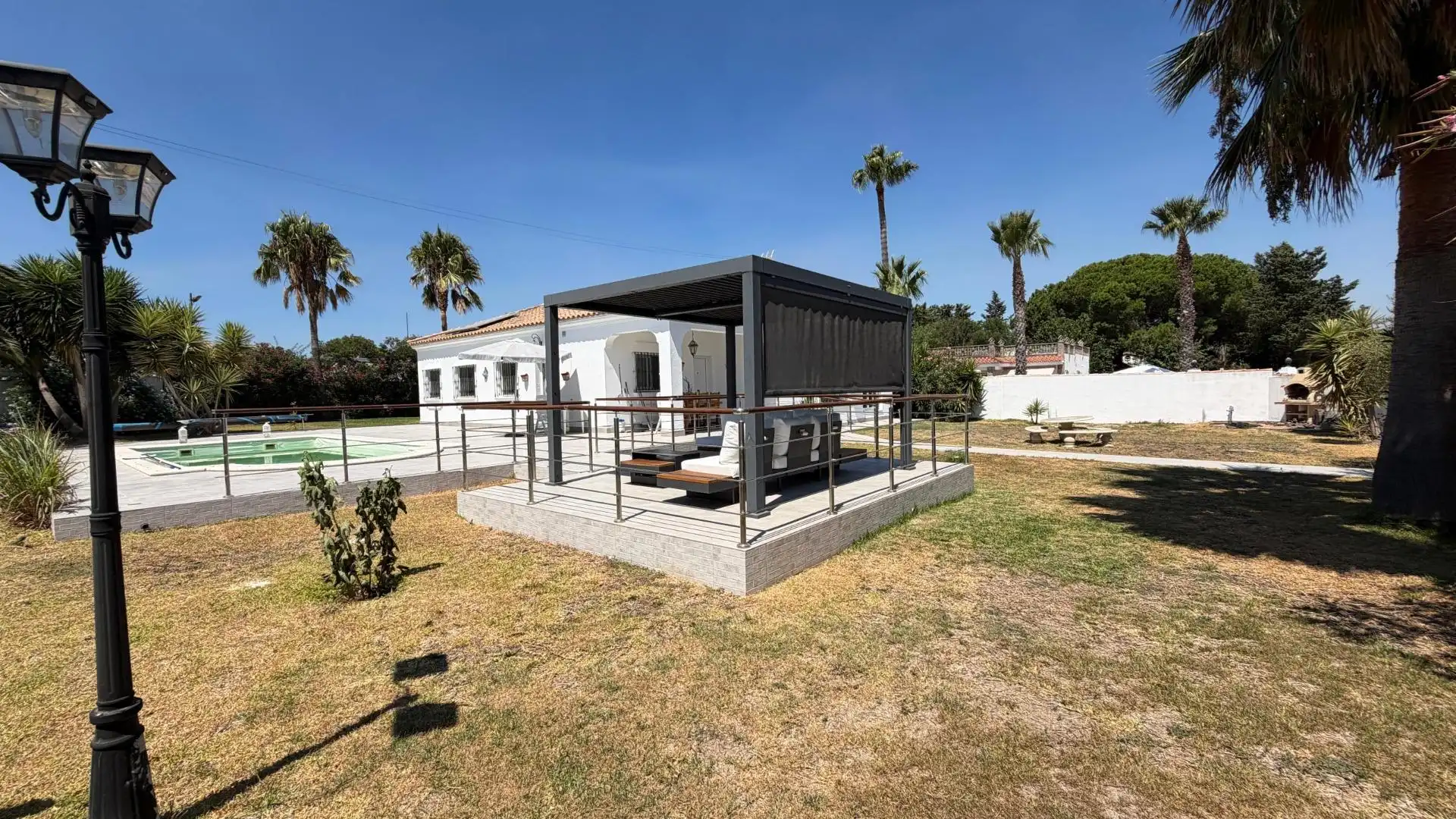Terrassa de Casa o xalet en venda en Chiclana de la Frontera amb Aire condicionat, Calefacció i Jardí privat