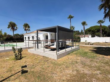 Xalet amb piscina en venda a Las Lagunas - Campano