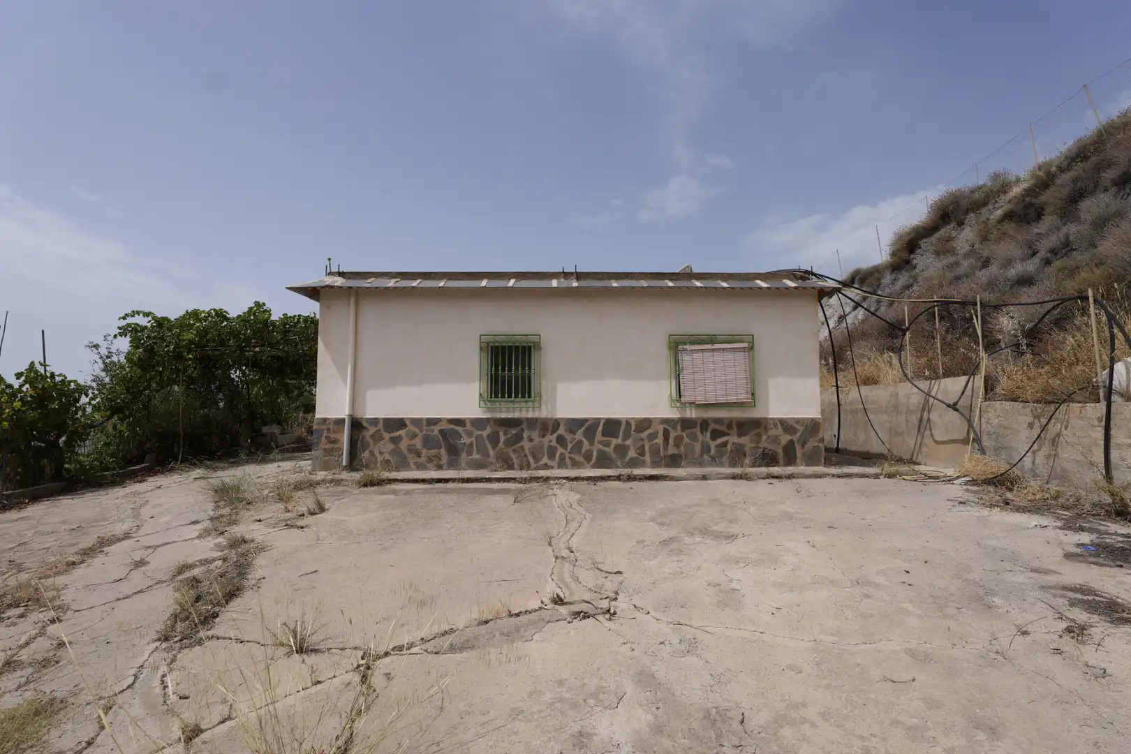 Vista exterior de Casa o xalet en venda en Nevada amb Jardí privat, Terrassa i Moblat