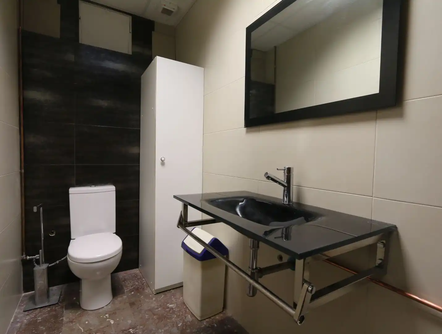 Badezimmer von Büro zur Miete in Tolosa