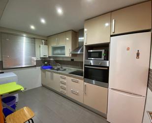 Kitchen of Flat to rent in  Granada Capital  with Air Conditioner, Heating and Parquet flooring