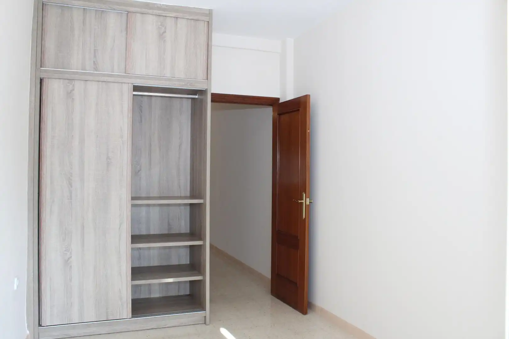 Habitación de Piso de alquiler en Sevilla con Aire acondicionado, Terraza y Amueblado