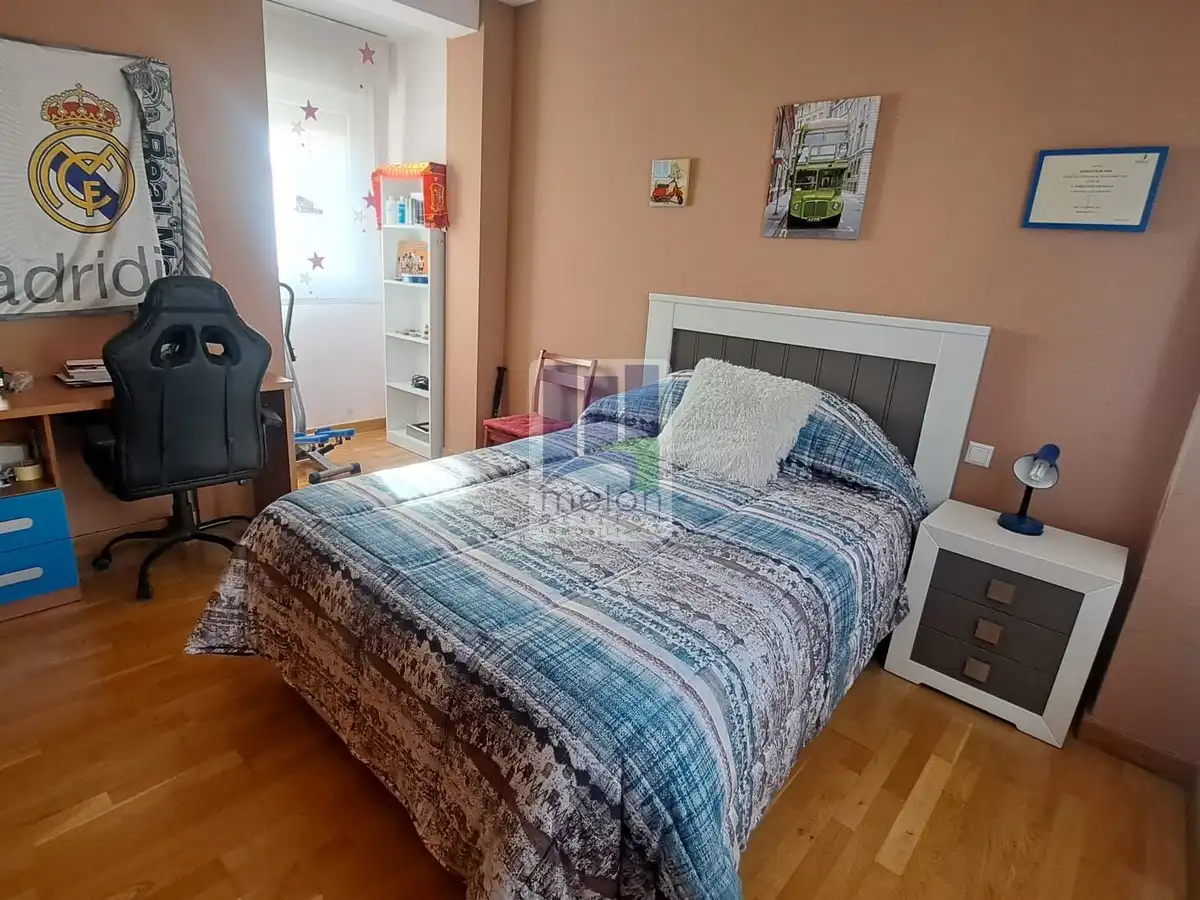 Dormitori de Casa o xalet en venda en Burgos