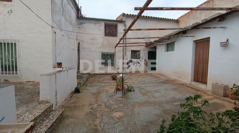 2857 CASA CON PATIO Y TERRENO EN SIERRA