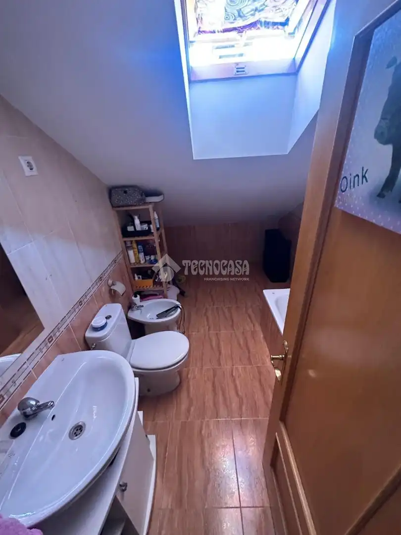 Baño de Piso en venta en Fuenlabrada con Calefacción y Terraza