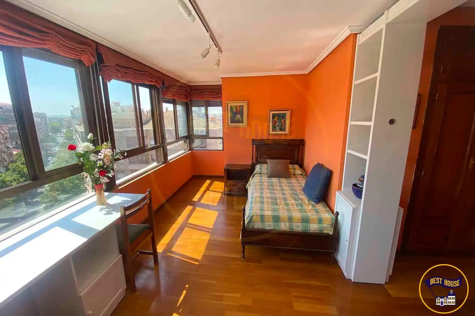 Bedroom of Flat for sale in Cuenca  with Air Conditioner, Heating and Parquet flooring