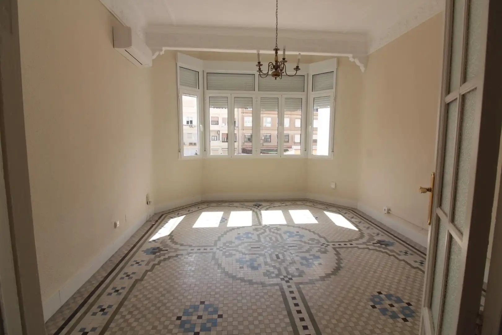 Comedor de Piso de alquiler en Valencia con Balcón