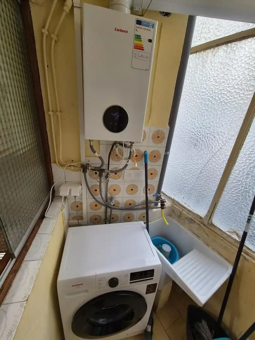 Bathroom of Flat for rent in Castellón de la Plana / Castelló de la Plana  with Furnished and Balcony