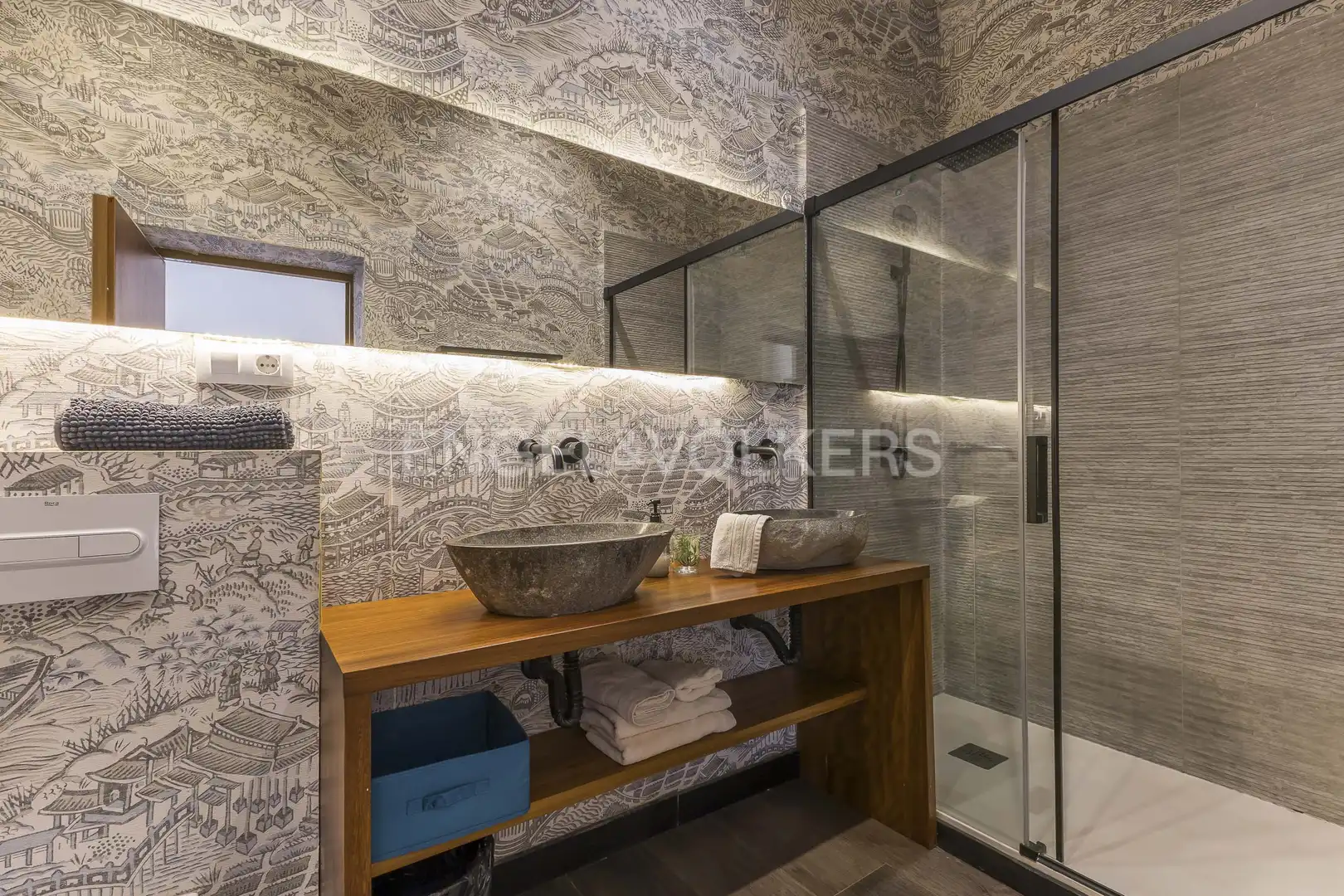 Bathroom of Flat for sale in Madrid  with Air Conditioner, Heating and Furnished