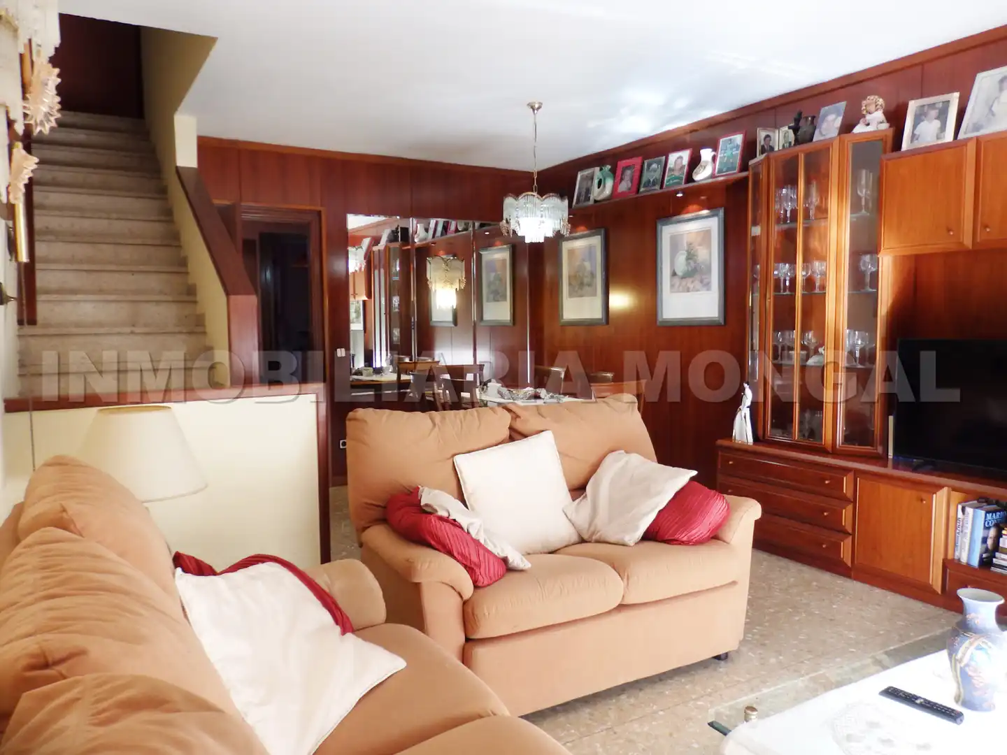 Casa a schiera con terrazza in vendita a Carrer de l'Abat Escarré, imagen 13