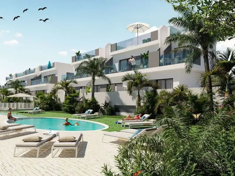 Bungalow con piscina en venta en Los Balcones - Los Altos