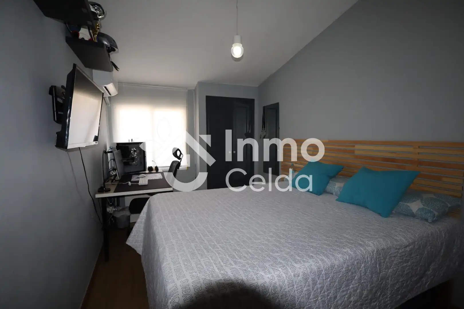 Habitación de Casa adosada en venta en Chiva con Aire acondicionado, Calefacción y Jardín privado