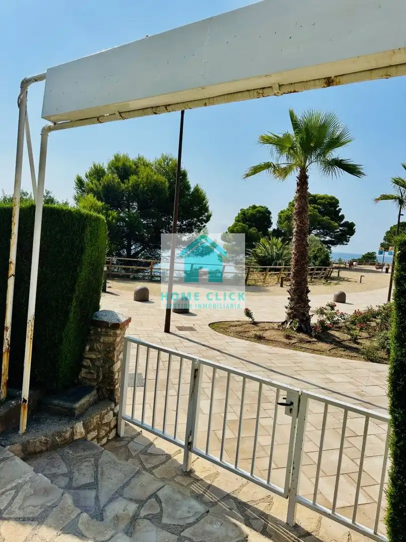 Vista exterior de Apartament de lloguer en Mont-roig del Camp amb Aire condicionat, Calefacció i Jardí privat